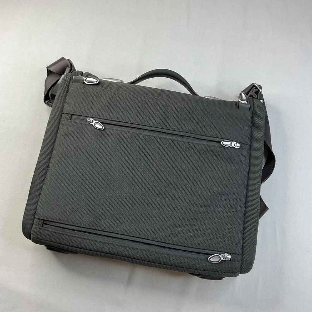 Tumi‎ T3 6412SM Ballistic Nylon Messenger Bag Charcoal Gray Laptop Briefcase